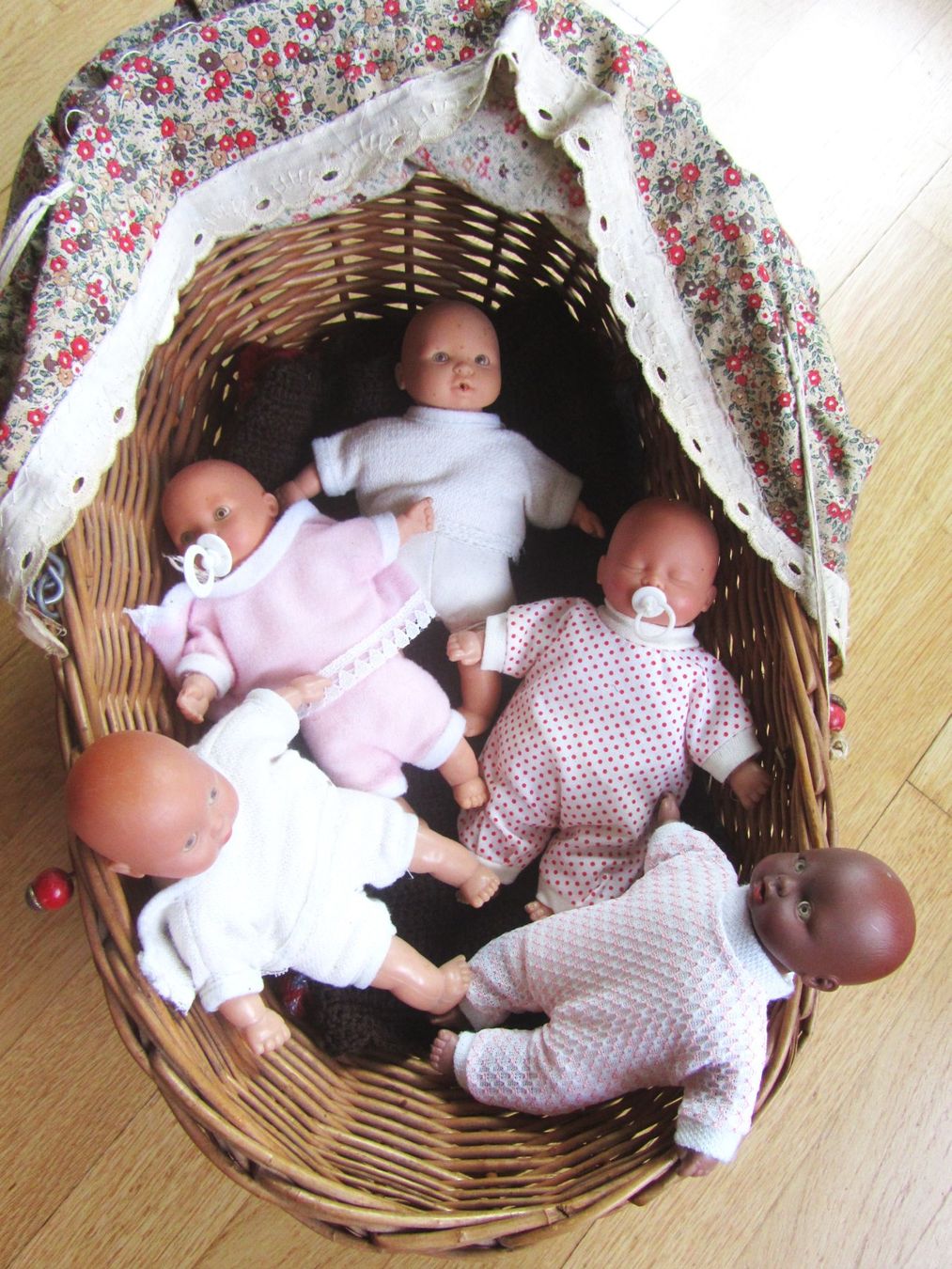 Puppenwagen: Puppenwagen mit 5 Puppen – Gebraucht aus Seengen von mikelele 3