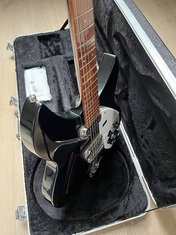 Rickenbacker Strumenti musicali: Rickenbacker 330 JetGlow inkl. Koffer – Usato da Eglisau venduto da Peavey80 3