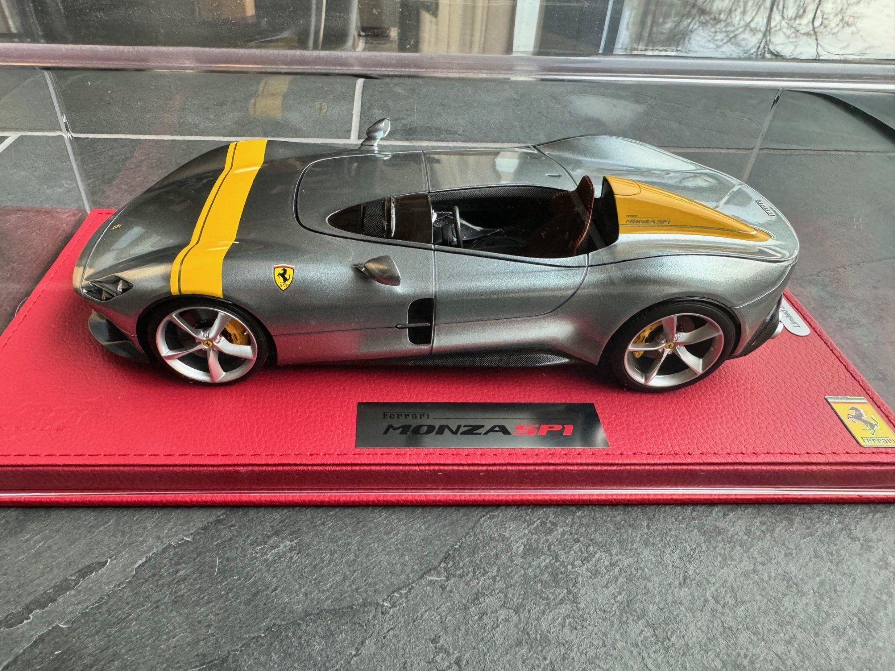BBR Models Modellini d'auto: 1:18 BBR - Ferrari SP1 – Nuovo (secondo la descrizione) da Tübach venduto da BonnevilleMotors 1