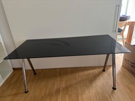 Schreibtisch