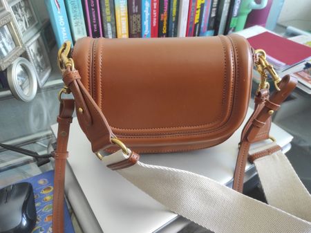 Neue Shoulder Bag von Zara
