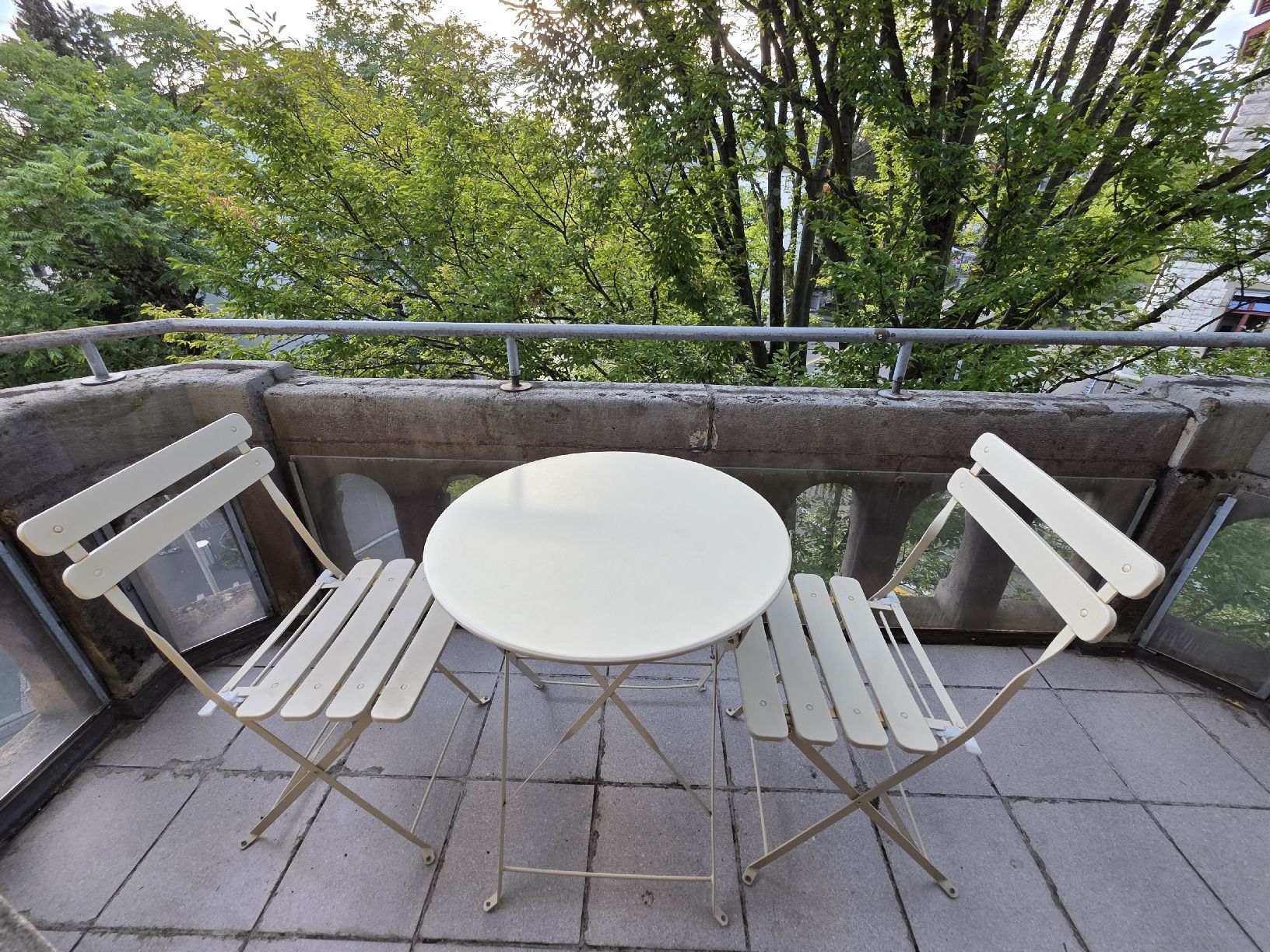 Set de table et chaises: Balkonset - Metall, cremeweiss – D'occasion à Zürich par aez_25sd