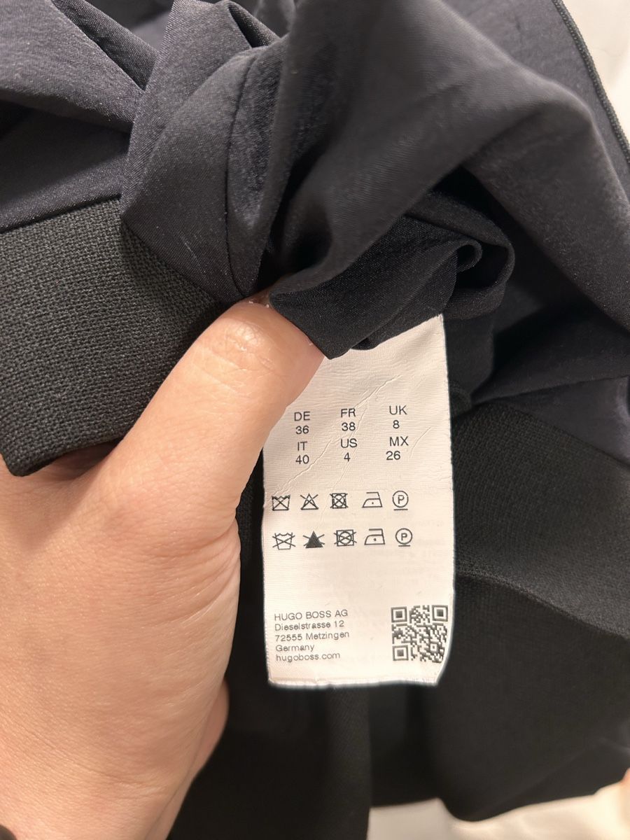 Vestiti: Hugo Boss Black Sheath Dress – Nuovo (secondo la descrizione) da Meierskappel venduto da yqy_b5bm 3