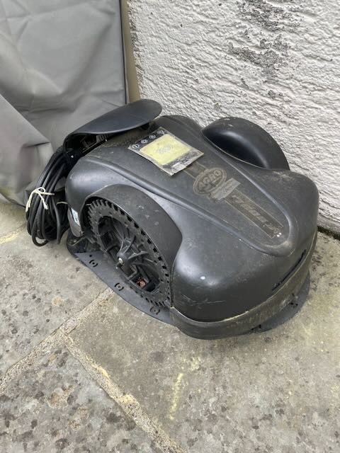 Ambrogio Tagliaerba: Mähroboter AGRO R 800 Li – Difettoso da Zumikon venduto da Zumi21