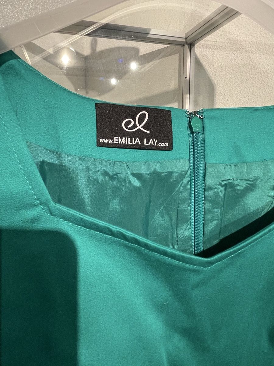 Vestiti: smaragdgrünes Damen Kleid Gr 52 – Nuovo (secondo la descrizione) da Emmenbrücke venduto da Ladyboutique 3