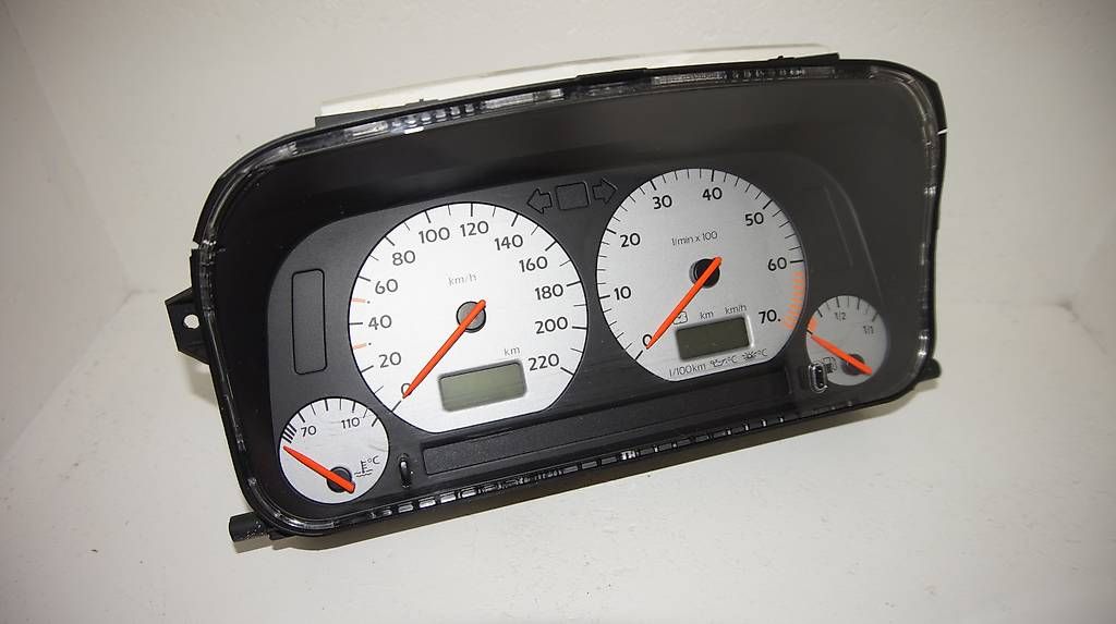 Tutti pezzi di ricambio auto: Tacho-Kombi-Instrument - Seat/ VW – Usato da Schongau venduto da Autosalon_Zogu