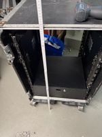 Case Rack mit schublade