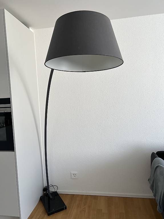 Lampen: Stehlampe – Gebraucht aus Rorschach von en.bajra