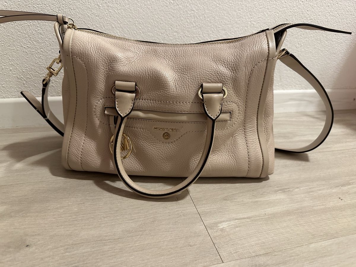 Borse da donna: Michael Kors Tasche / rosa – Usato da Oberhofen Thun'see venduto da ClaudiaKelesh 1