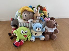 Diverse Kuscheltiere 