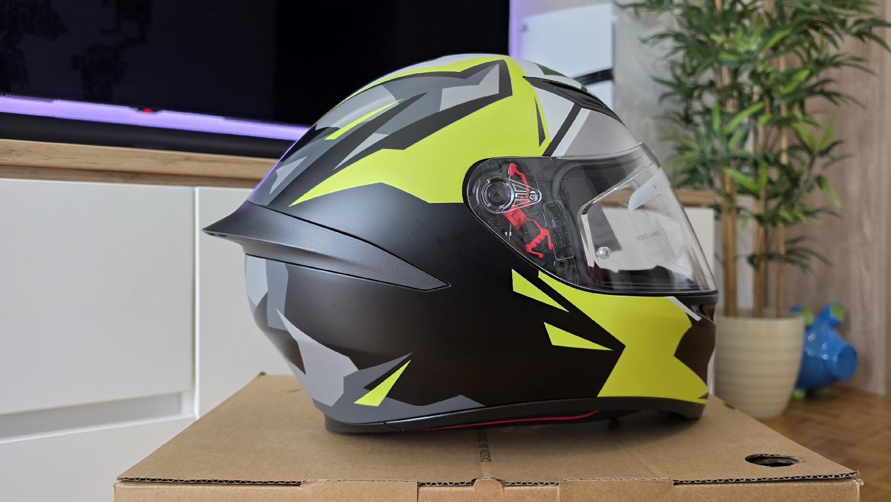 AGV Caschi & visiere: AGV K1 Mir 2018 - wie neu – Usato da Rümlang venduto da Napoleao 4