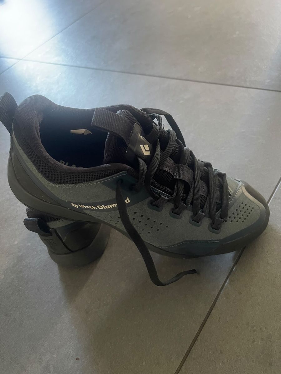 Black Diamond Scarpe da donna: Chaussures Black Diamond - Gris - Taille 39 – Nuovo (secondo la descrizione) da Cologny venduto da Alexvipo 1
