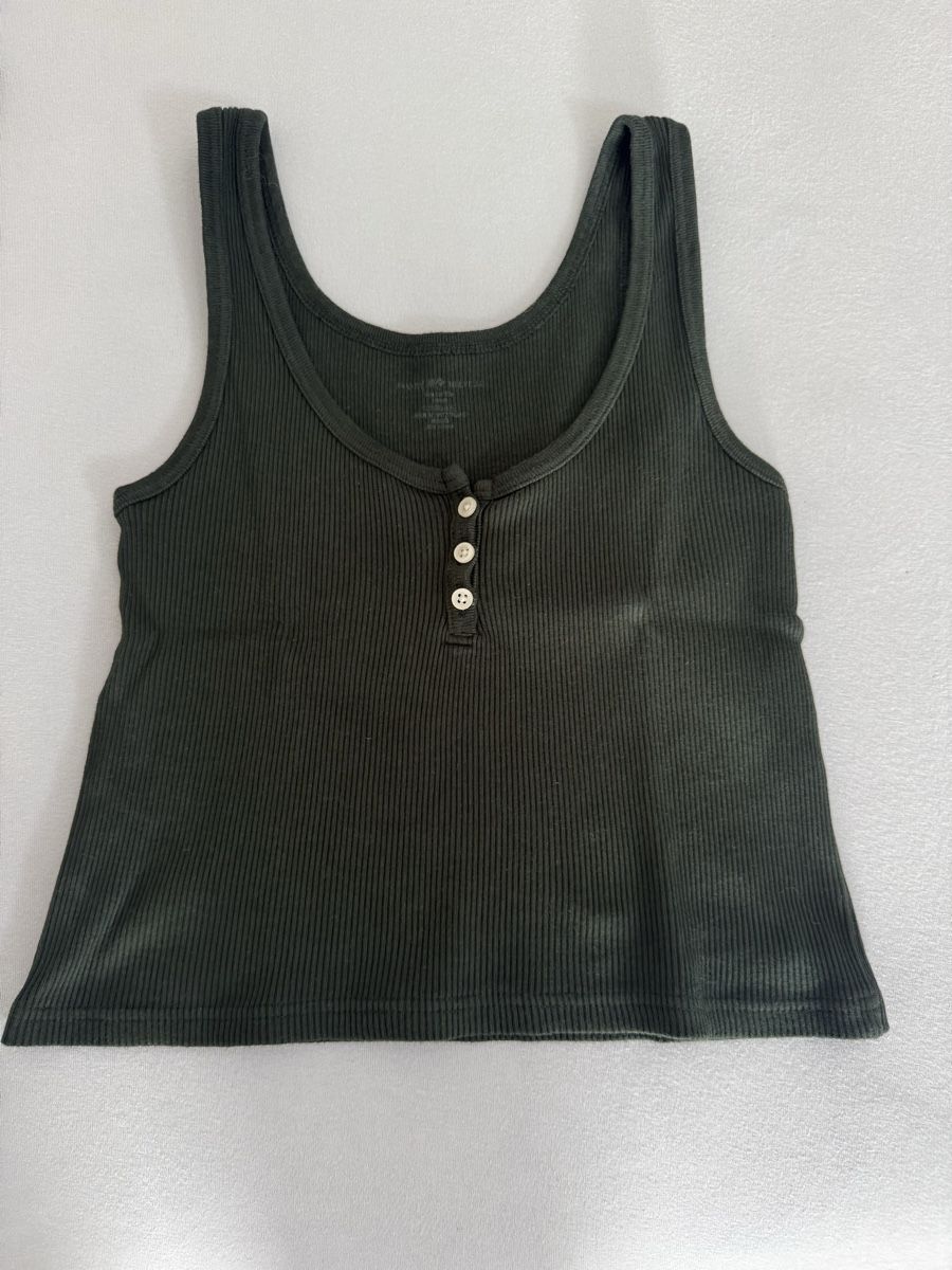 Lotti di vestiti: 6 x bauchfreie Damenshirts – Usato da Hausen am Albis venduto da Tuchen83 1