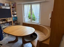 Eckbank + Tisch aus Massivholz zu verkaufen