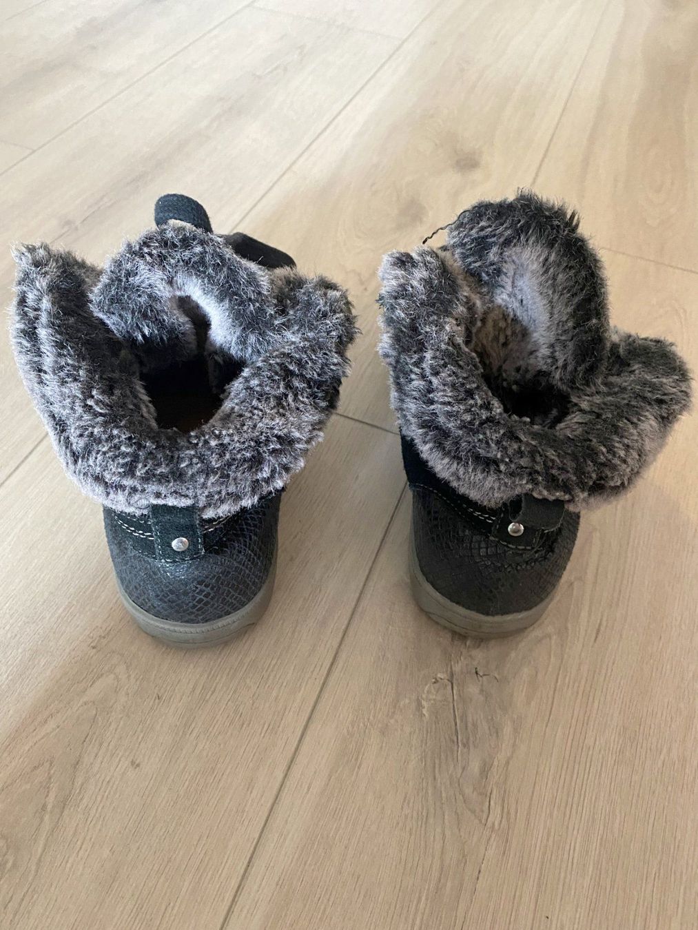 Geox Scarpe da donna: Echt Lederschuhe GEOX  Gr. 41 Fellrand – Usato da Füllinsdorf venduto da Sunnebliemli7 2