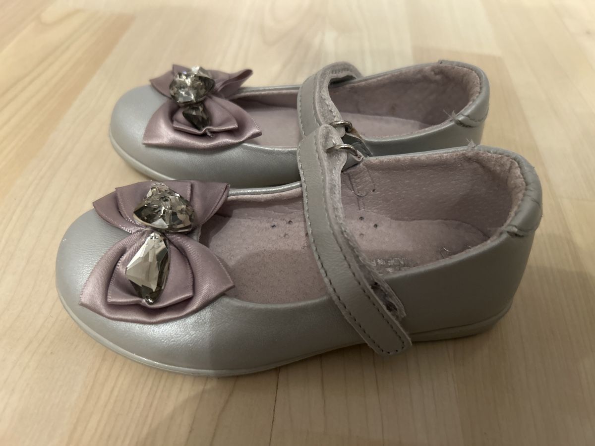 Scarpe per ragazze: Mädchen Leder Ballerinas Gr. 24 – Usato da Erlenbach ZH venduto da milalond 1