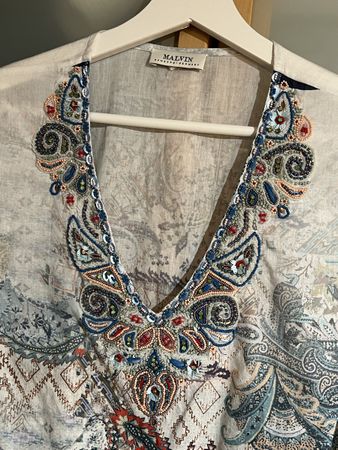Edle, bestickte Bluse von Malvin Hamburg, Gr. 40, Baumwolle