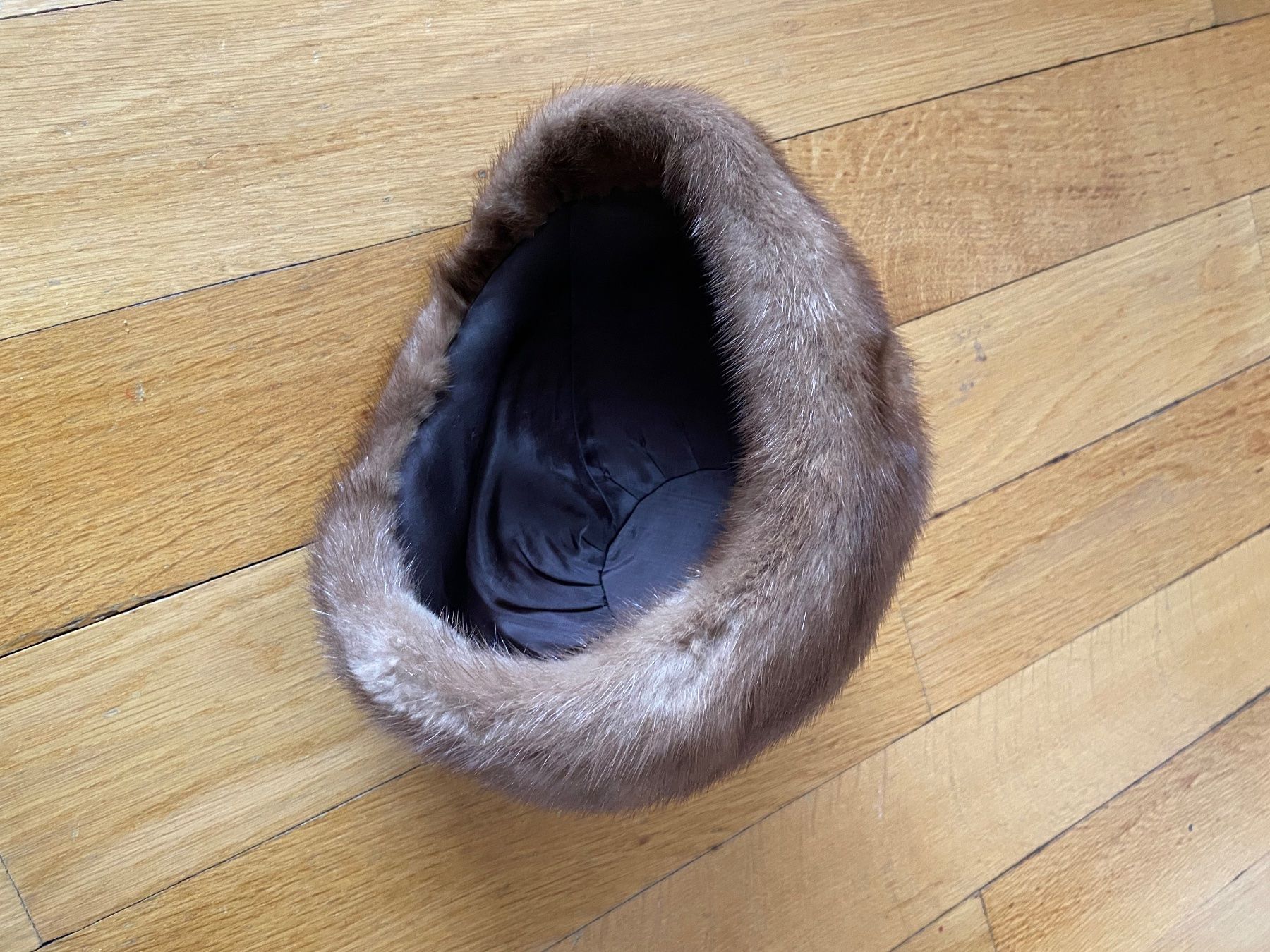 Chapeaux, bonnets & casquettes: Echtpelzhut – D'occasion à Basel par Relaphe 1