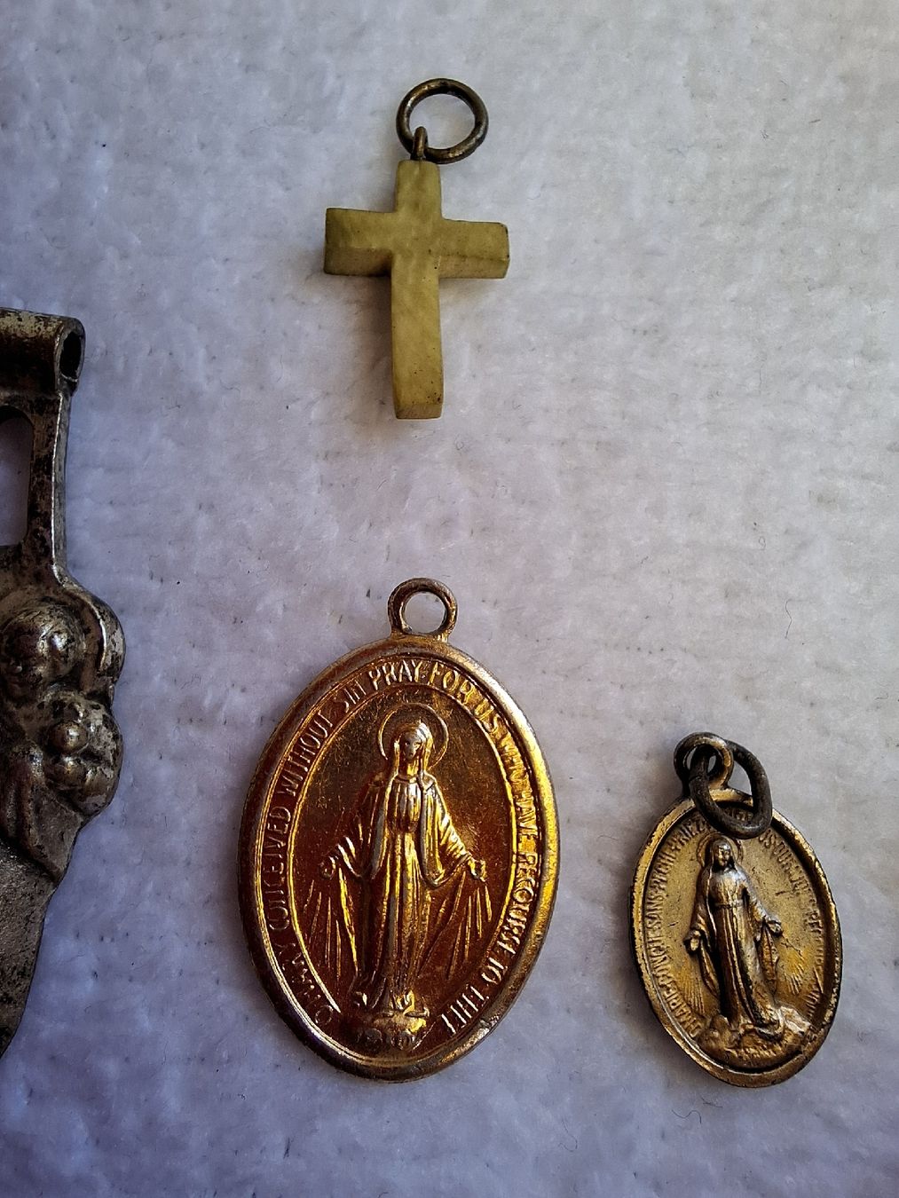 Ciondoli: Religiöse / Christliche Anhänger  – Usato da Dällikon venduto da Shishio 2