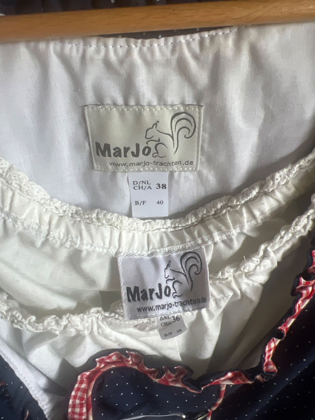 Costumi: Dirndl – Usato da Zürich venduto da van_k2x6 2