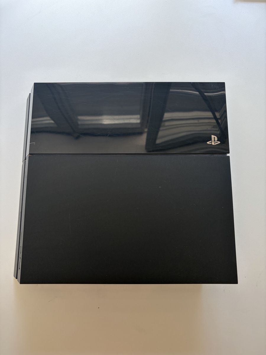Sony Console: PS4 inkl. Spiele und Controller (800Gb) – Usato da Basel venduto da max_nmh5 1
