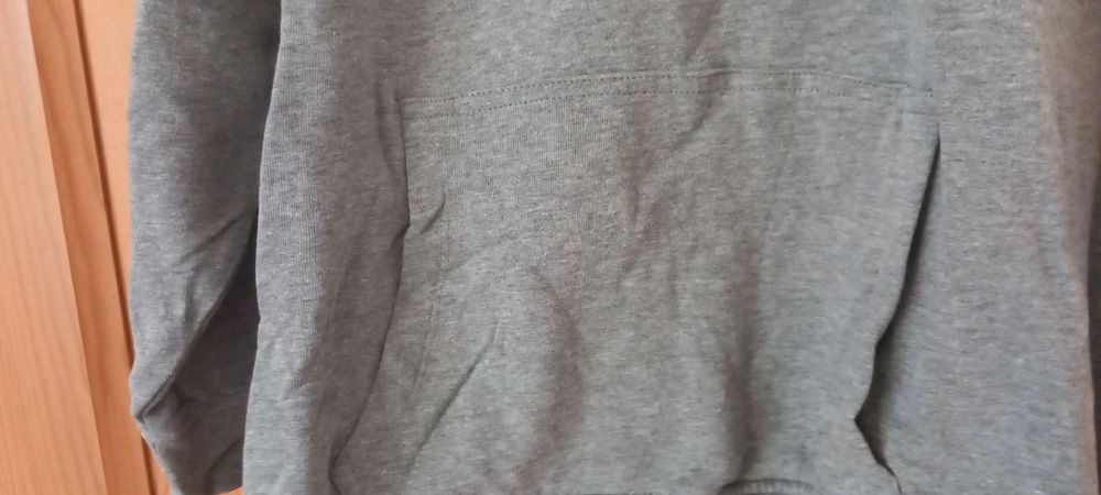Pulls & Sweat-shirts: 1 pull a capuche  et  longues manches(unisexe) – D'occasion à Miecourt par Marly1 2