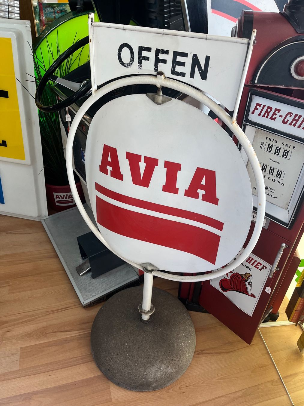 Avia Insegne: AVIA - Werbe-Schild – Usato da Erlinsbach venduto da Stu-ff 1