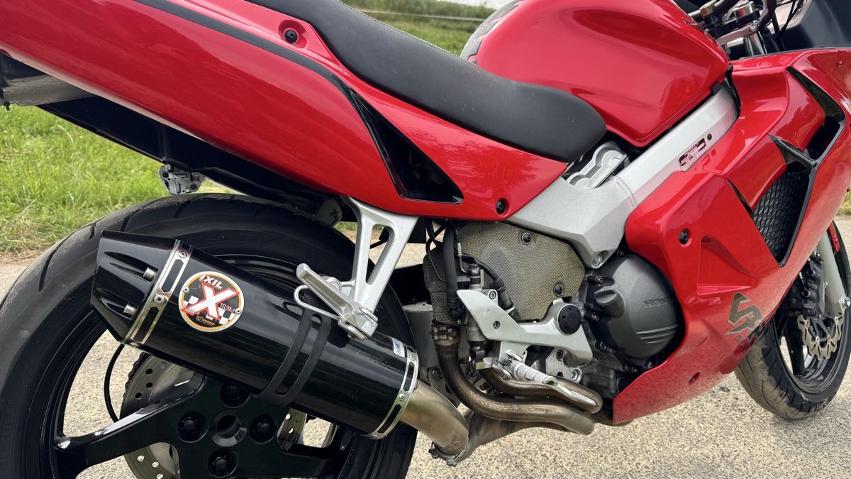 Honda Strasse: Honda VFR 800 Fi – Gebraucht aus Cheyres von JBLcharly 3