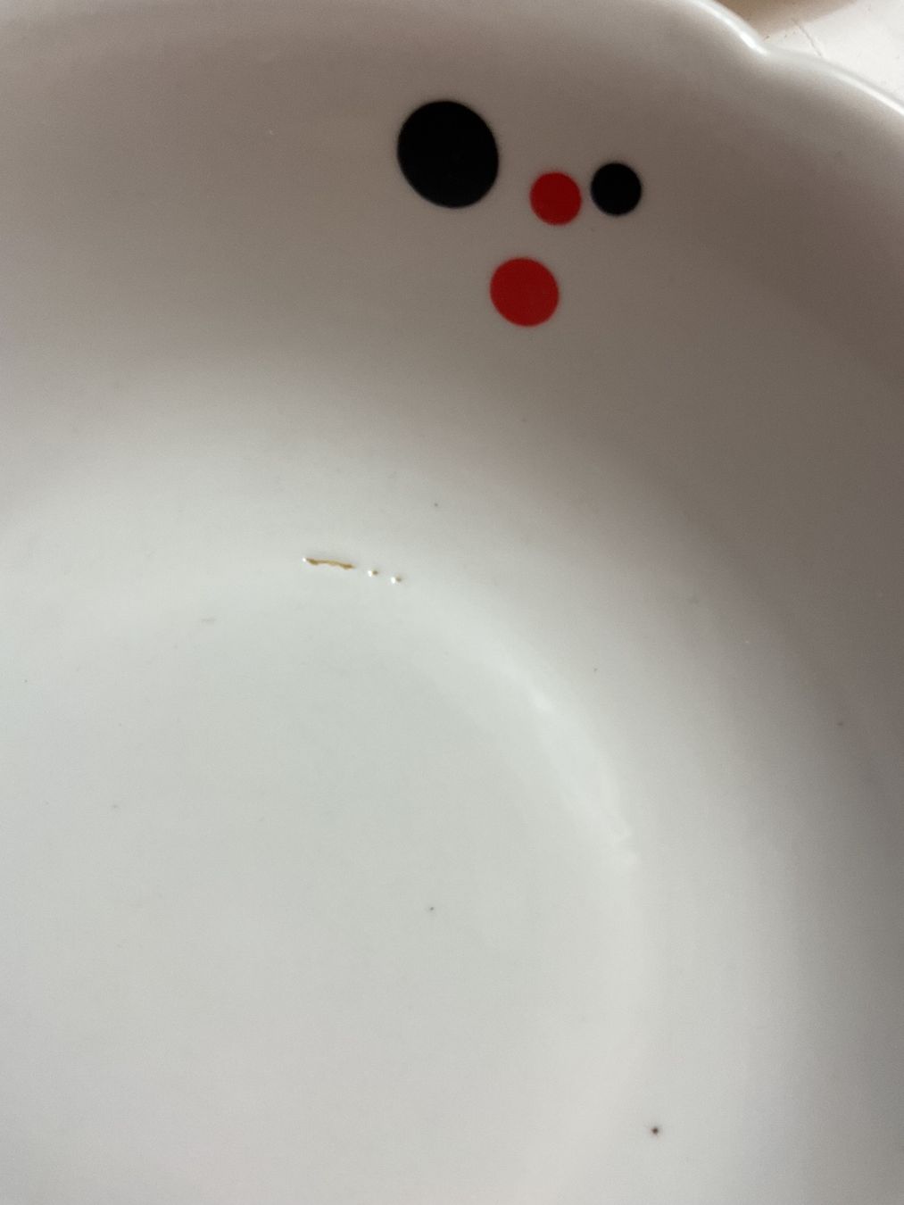 Set di piatti: Geschirr-Set von Langenthal, rote u. schwarze Punkte – Usato da Tecknau venduto da Gluschtikum 7