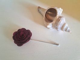 Boutonniere Anstecknadel Lapel Pin red Rose