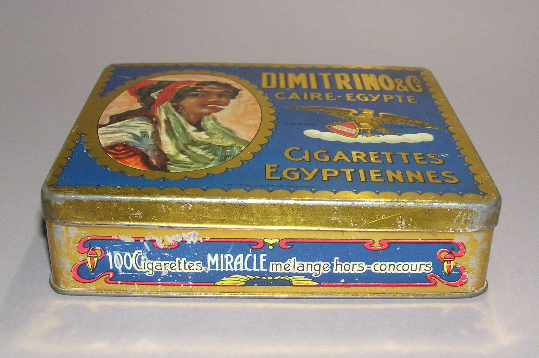 Sonstige Dekorationen & Accessoires: ALTE BLECHDOSE DOSE DIMITRINO CO. CIGARETTES EGYPTIENNES – Gebraucht aus Grenchen von  2
