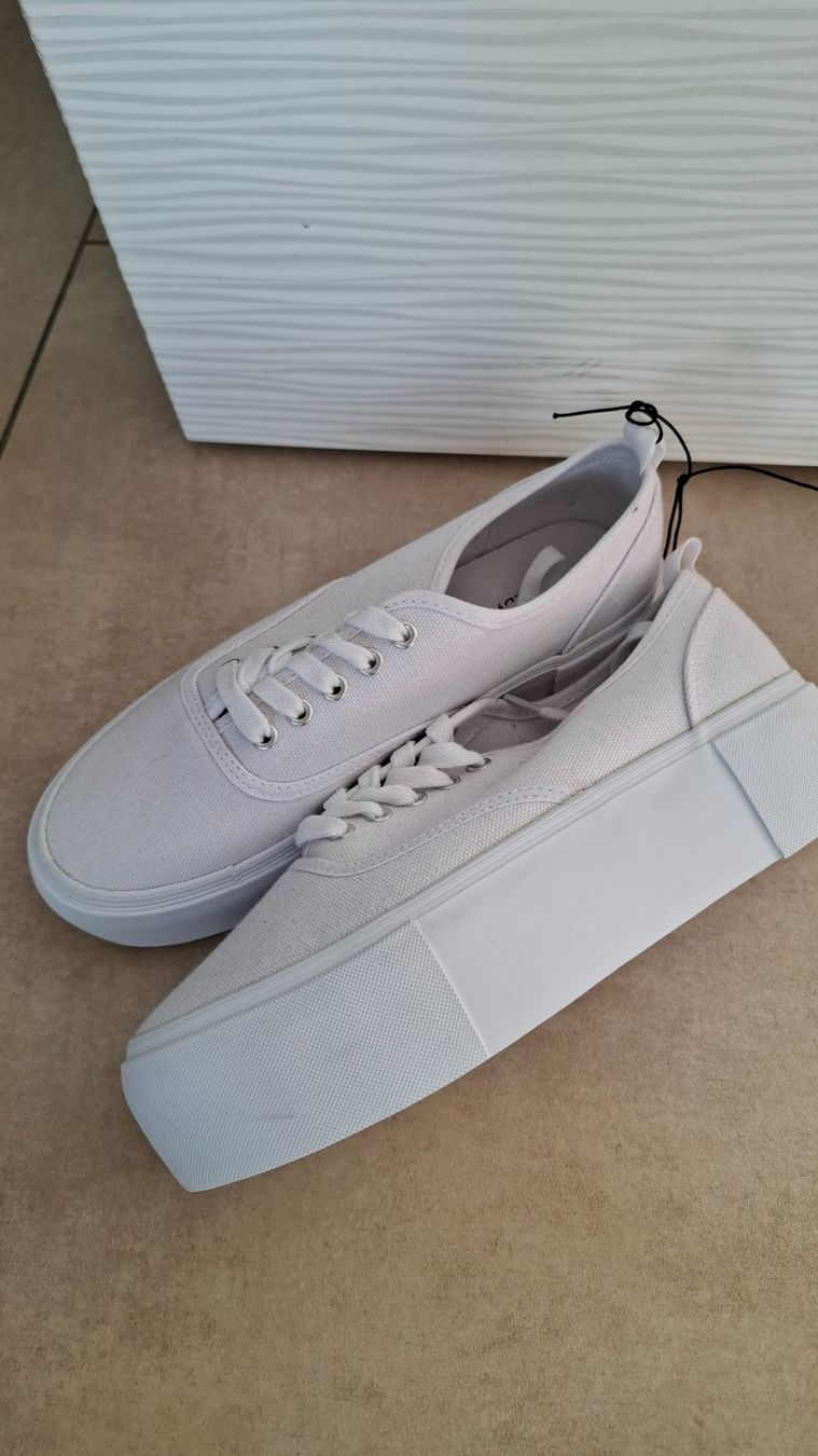 Scarpe da donna: Mode Sneaker - Grösse 39 – Nuovo (secondo la descrizione) da Rickenbach b. Wil venduto da VeryLovelyThings 1