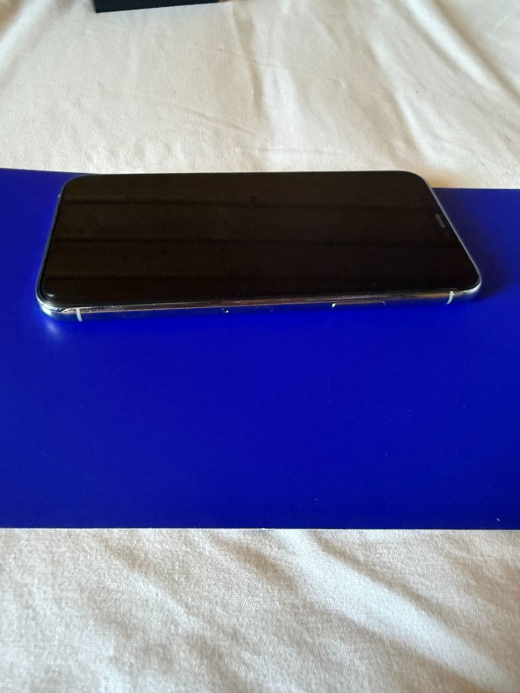 Apple Telefoni cellulari / Smartphones: iPhone 11 Pro Silver 256GB avec accessoires et boîte – Usato da Cudrefin venduto da HIFIFAN 4