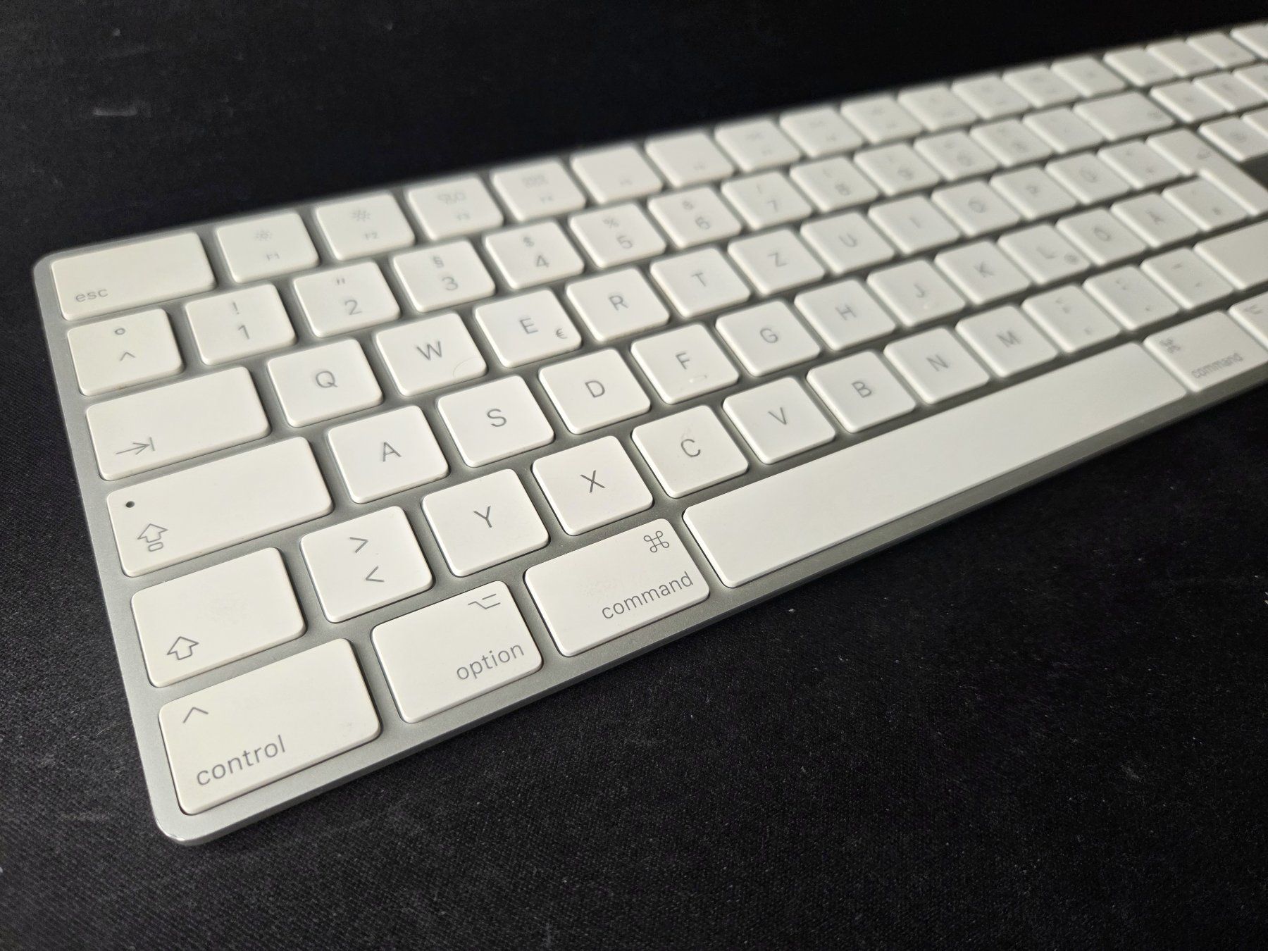 Apple Tastiere: Apple Magic Keyboard mit Ziffernblock – Usato da Bremgarten AG venduto da joker_eat_world 1
