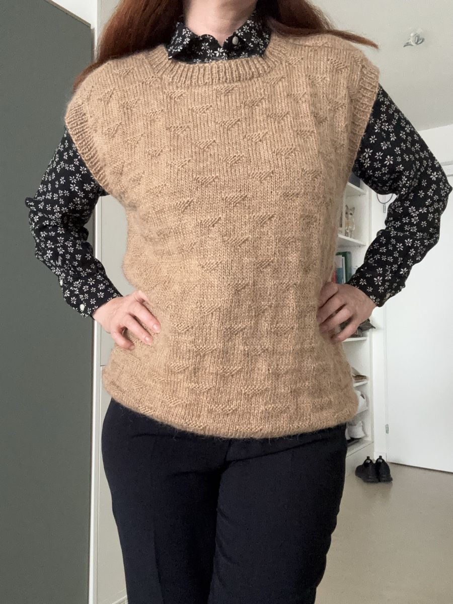 Gilet & Giacche: Fabelhafte Weste Handmade aus Wolle – Usato da Rheinfelden venduto da Jeva-Anna 4