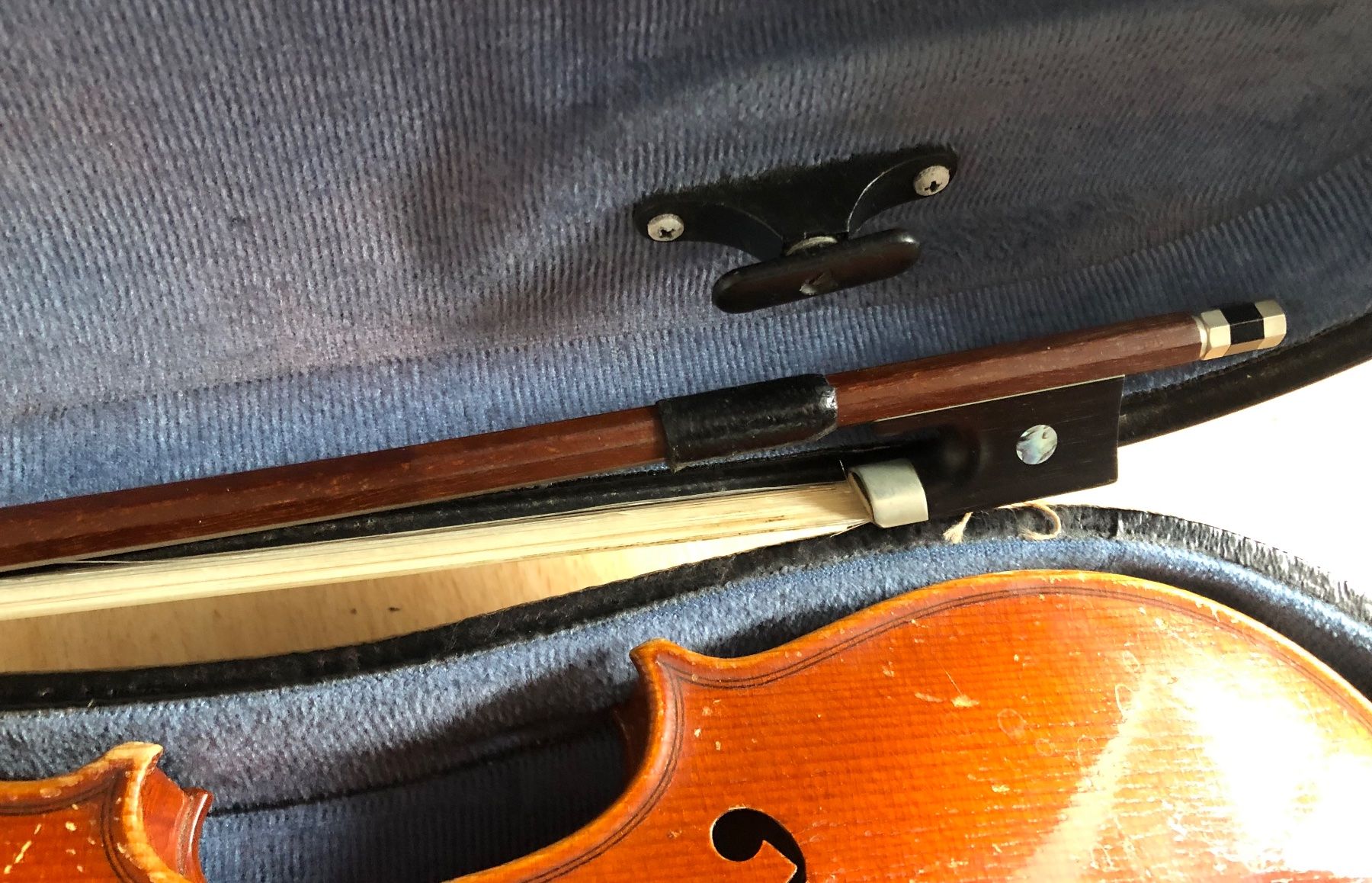 Strumenti musicali: 1/2 Geige & 1/2 Bogen – Usato da Stäfa venduto da sinalong9 2