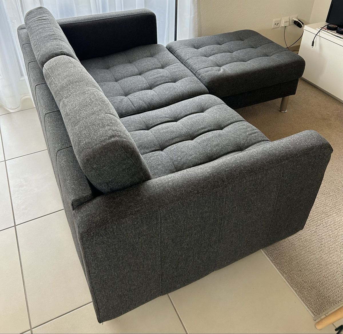 Divani: 2er Sofa mit Höcker – Usato da Kloten venduto da minion8 2