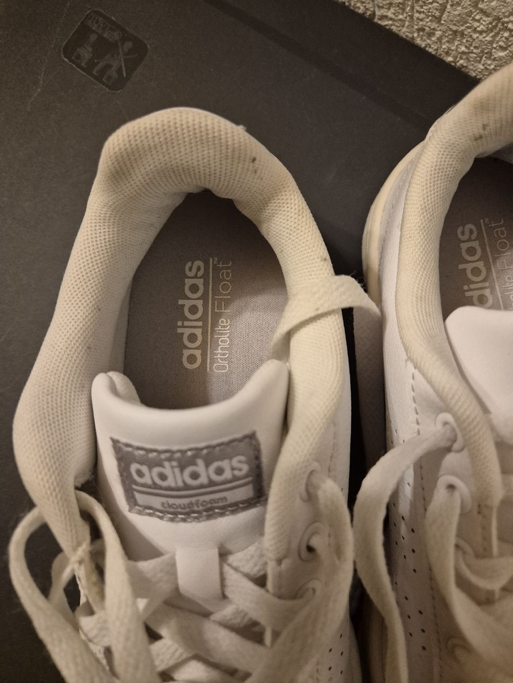 Adidas Scarpe da uomo: Weisse Adidas Sneaker, Grösse 36   – Usato da Grindelwald venduto da Sala33 5
