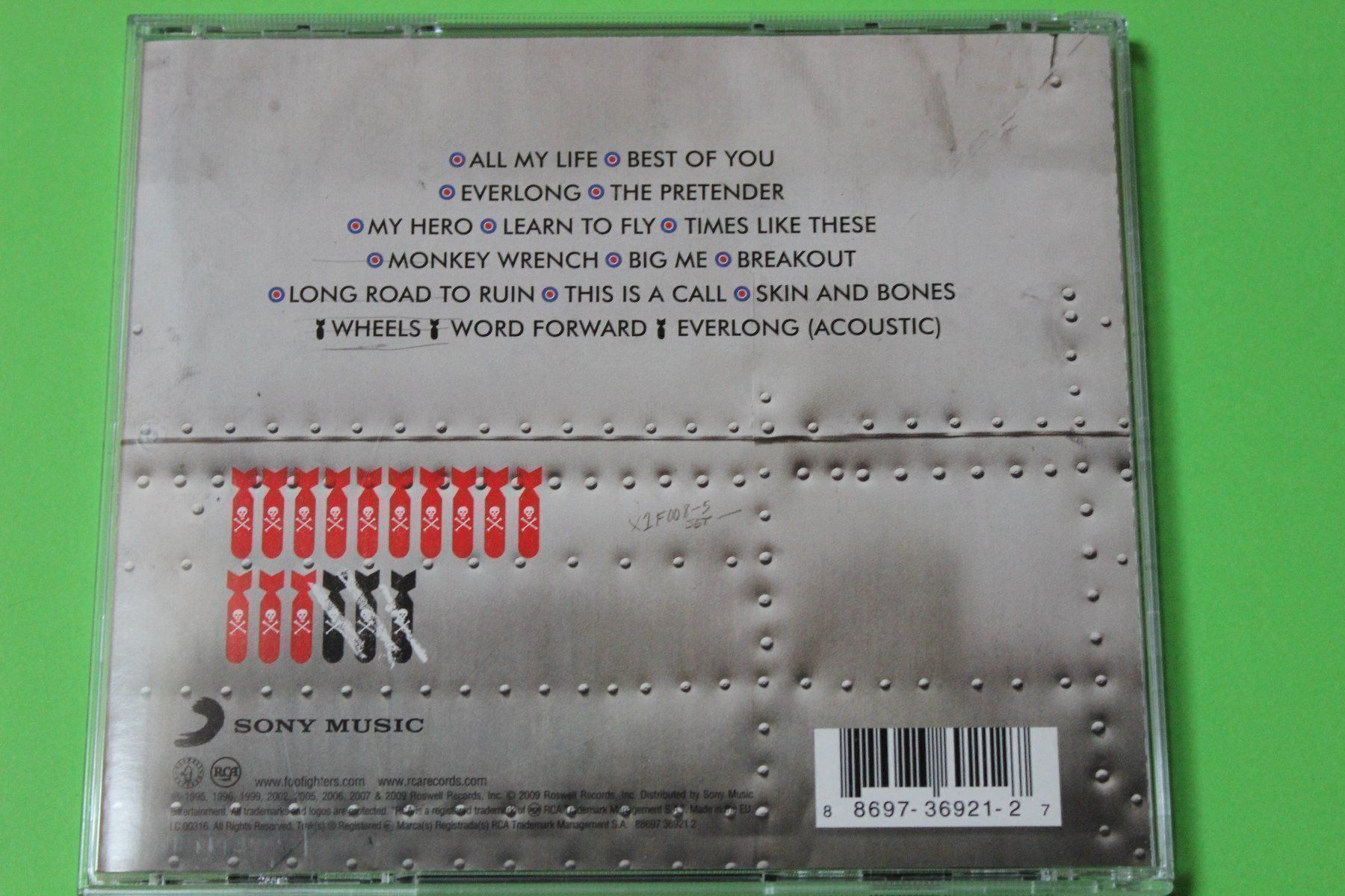 CD: FOO FIGHTERS - GREATEST HITS CD 2009 Dave Grohl von Nirvana – Usato da Tübach venduto da JamesStone 3