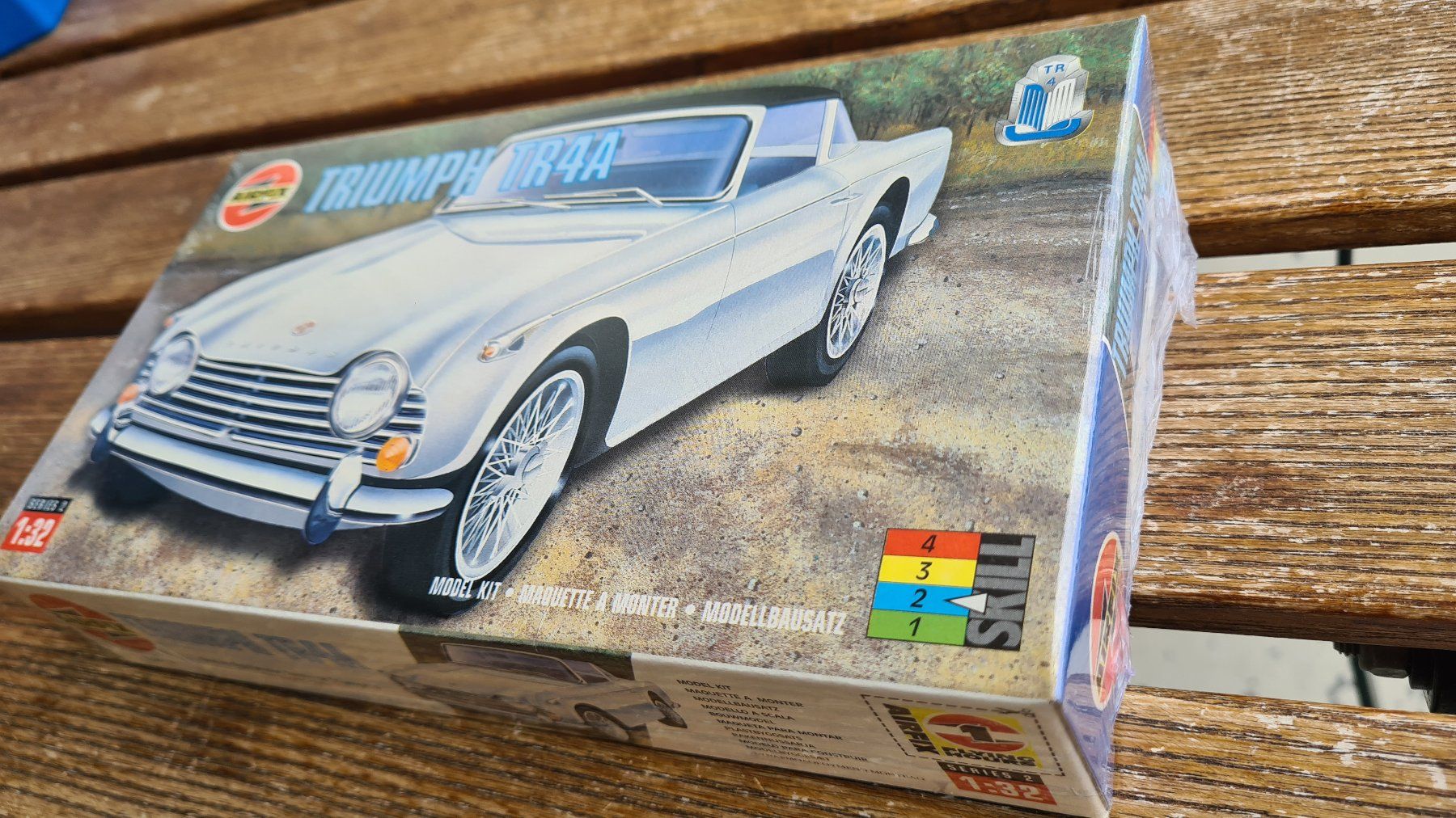 Triumph Modellini d'auto: AIRFIX 32 SCALE Triumph TR4A – Nuovo e nell'imballaggio originale da Basel venduto da Solarbebop 1
