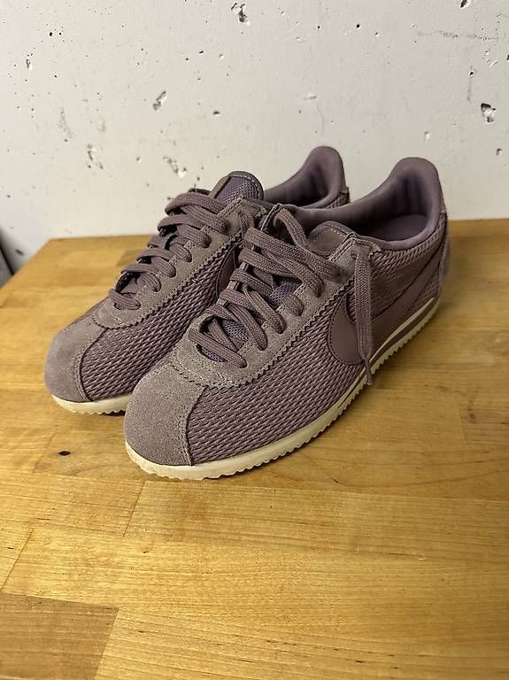 Scarpe da uomo: Nike Sneakers Gr 41 – Usato da Zürich venduto da Babanos7