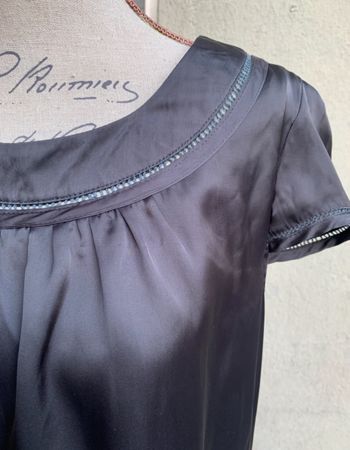 Superbe robe courte 30%soie R.LEEZIO dentelle ajourée S-M
