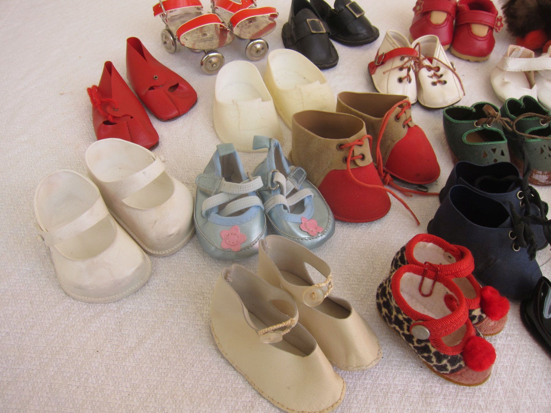 Poupées: Lot Puppenschuhe diverse Grössen – D'occasion à Regensdorf par Eri8057 1