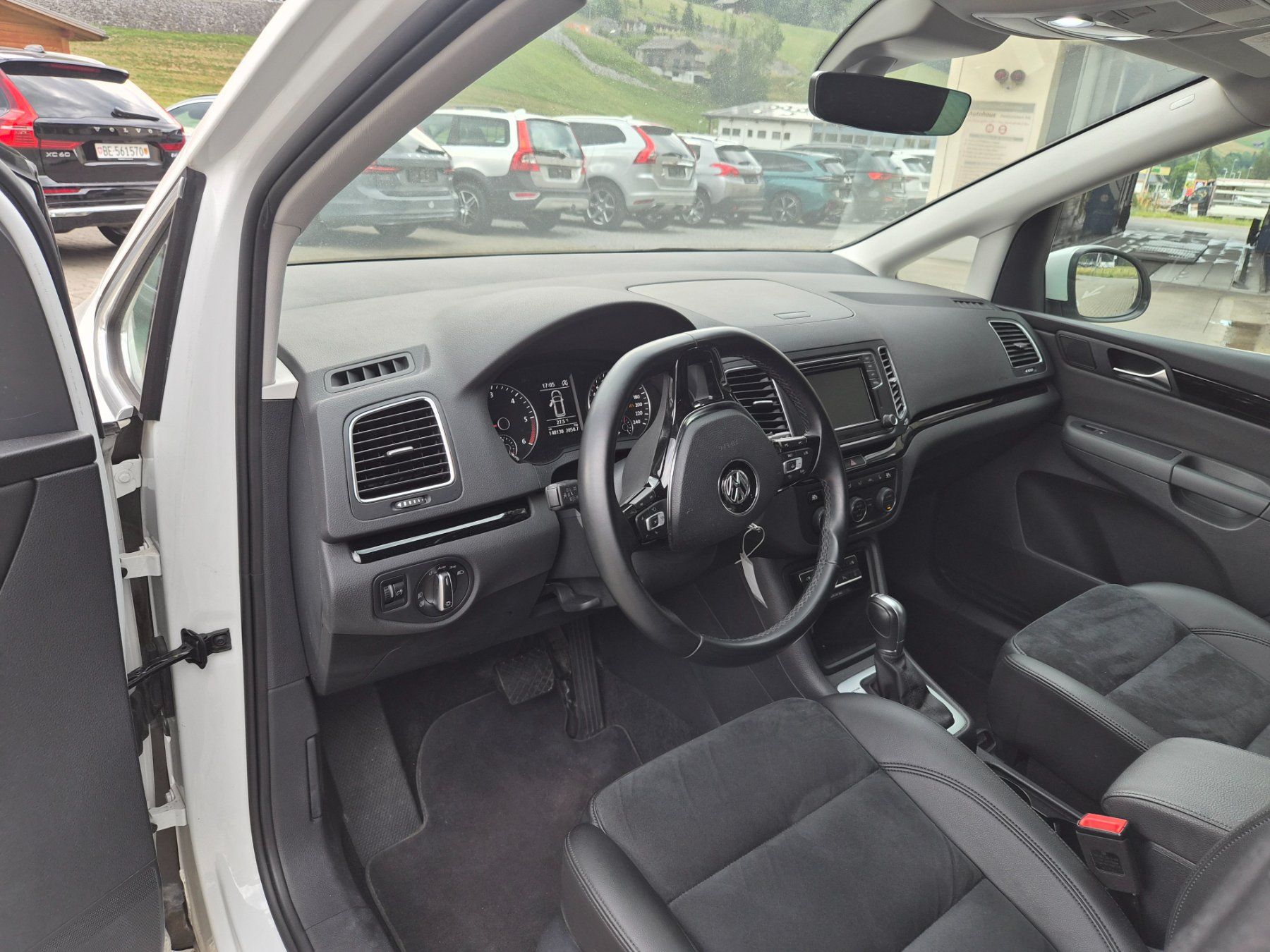 VW Automobili: VW Sharan 2.0TDI Highline 4Motion – Usato da Zweisimmen venduto da schloessli-garage 3