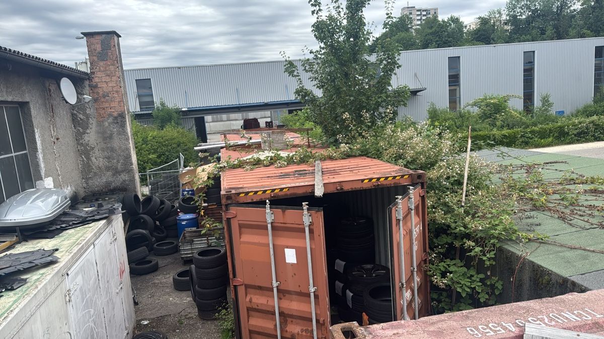 Autres articles bureau & commerces: Container – D'occasion à Olten par dur_dgj7 1