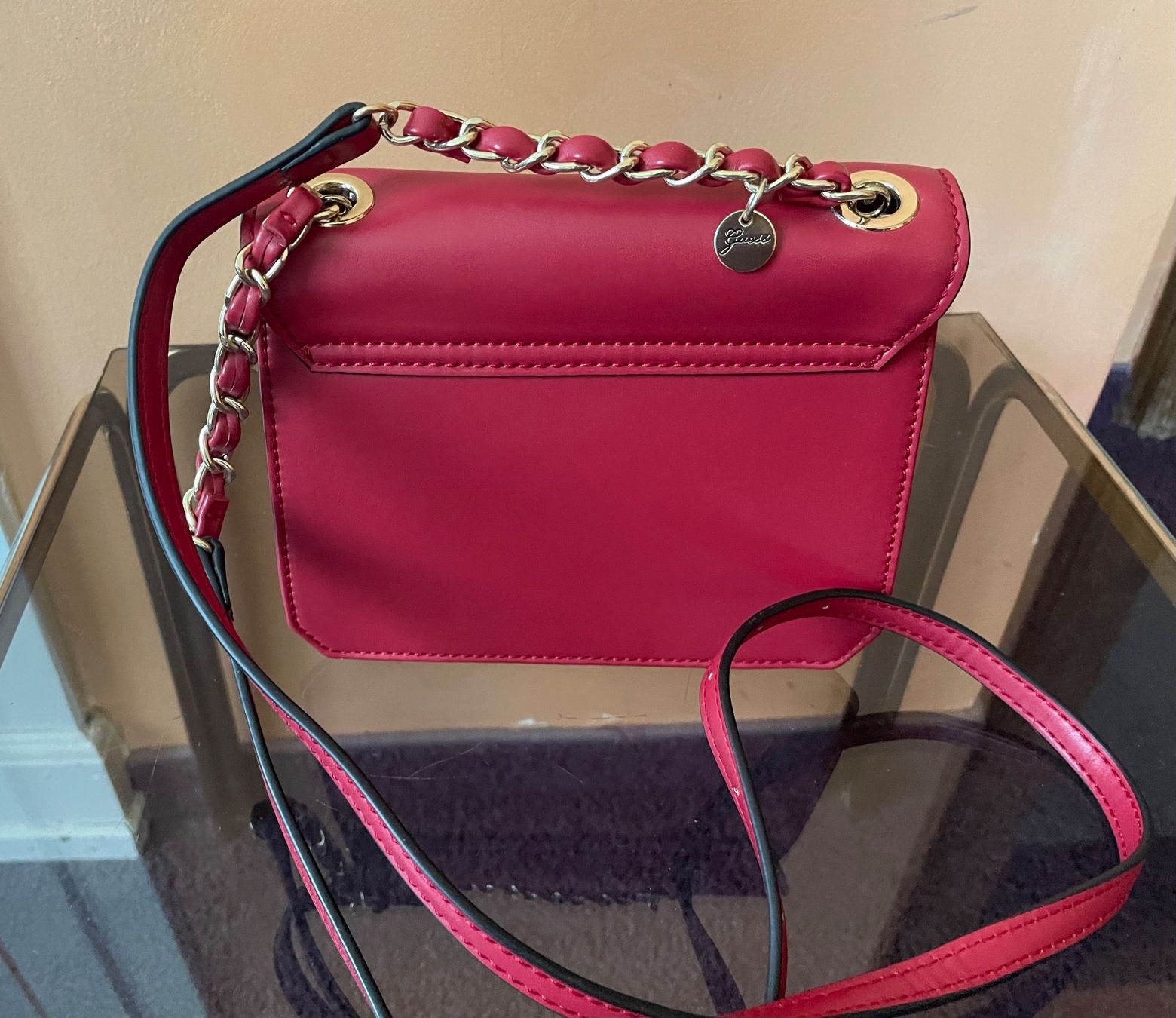 Guess Borse da donna: Leder Umhängetasche von Guess – Nuovo (secondo la descrizione) da Pfäffikon ZH venduto da Margot1 1