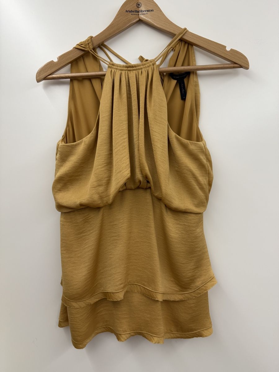 Top: BCBG Maxazria Top XS Gold – Nuovo (secondo la descrizione) da Zürich venduto da WomenMenKidsClothes