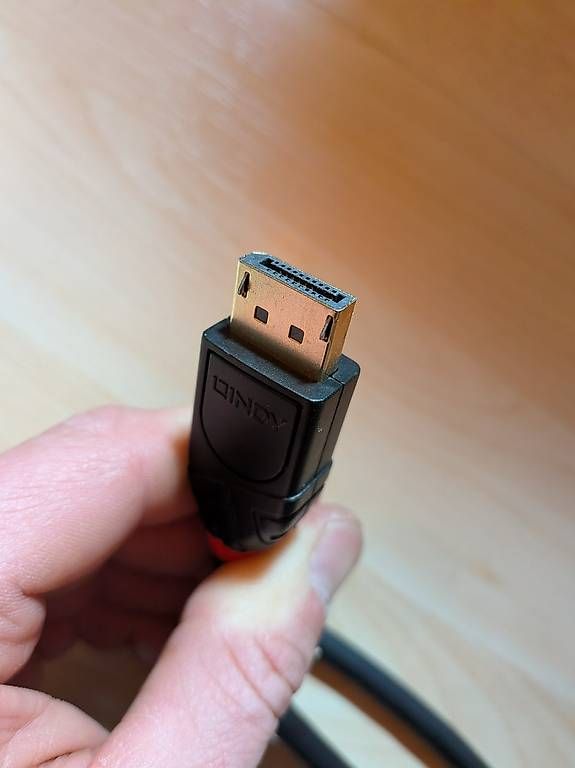 Kabel: Lindy 20m Active DisplyPort 1.2 Cable – Gebraucht aus Zürich von witch_finder 2