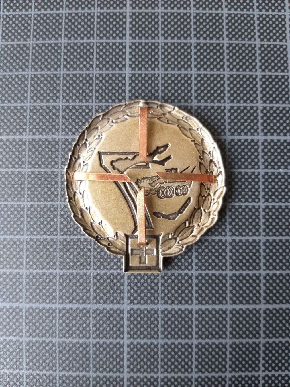 Placchette & Badge: Béretemblem Infanteriebrigade 7 – Nuovo (secondo la descrizione) da Bauma venduto da SwissMilitaria 1
