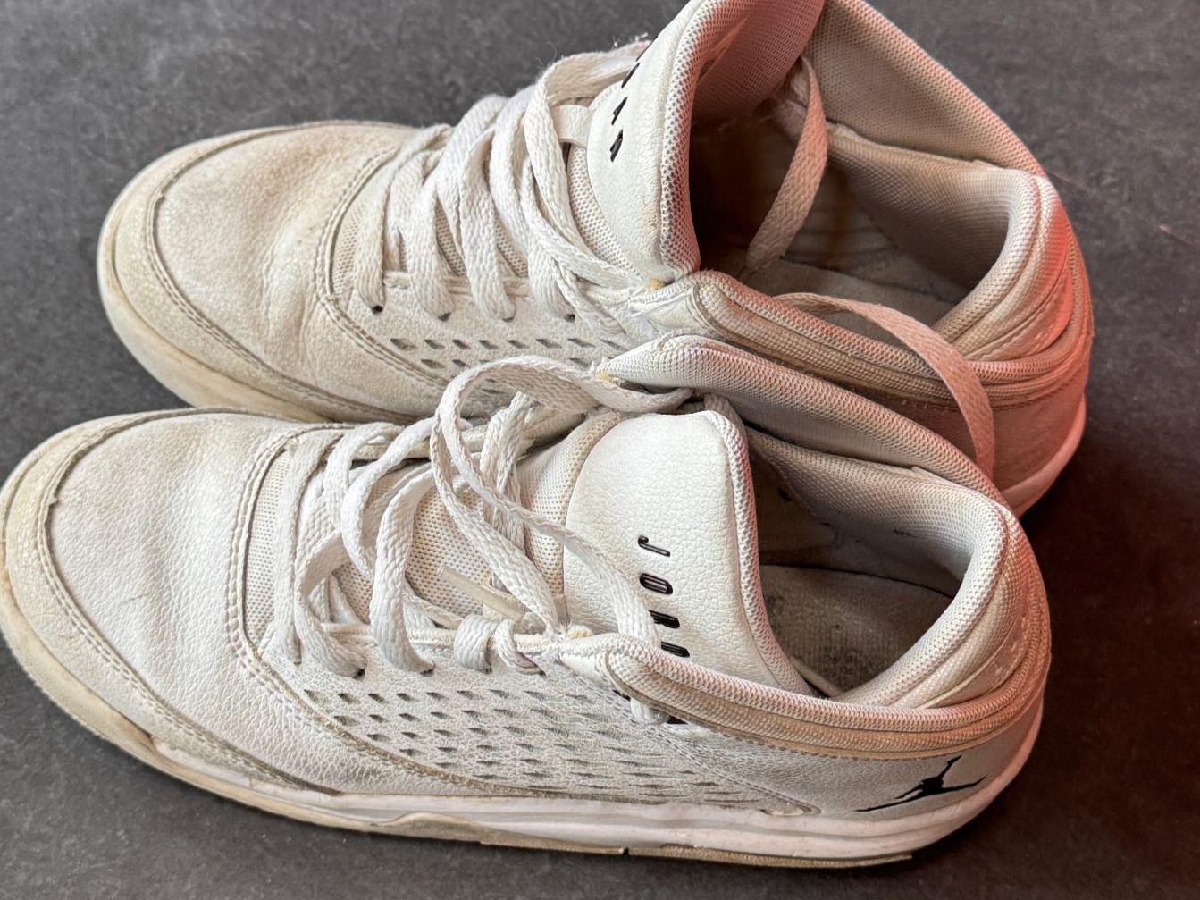 Jordan Herrenschuhe: Nike Jordan Schuhe, weiss, 37.5 – Gebraucht aus Baar von qsi2005